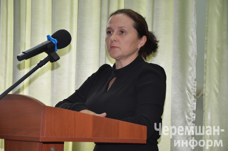 Район авыл хуҗалыгы һәм азык-төлек идарәсе җитәкчесе урынбасары Айсылу Гайнуллина Фото: Марат Гомәров